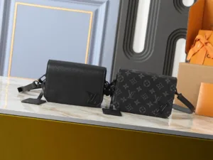 LV Men’s Messenger Bag Series M82085 M82086, Vintage European & American Style Flap Bag in Calfskin Leather