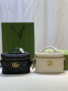 Authentic Gucci GG Marmont Medium Cosmetic Case | Iconic Black Quilted Leather & Double G[672253]